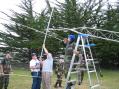 Don KE6HEC and Mike KA6PGN show the CAP cadets how a real antenna is erected.